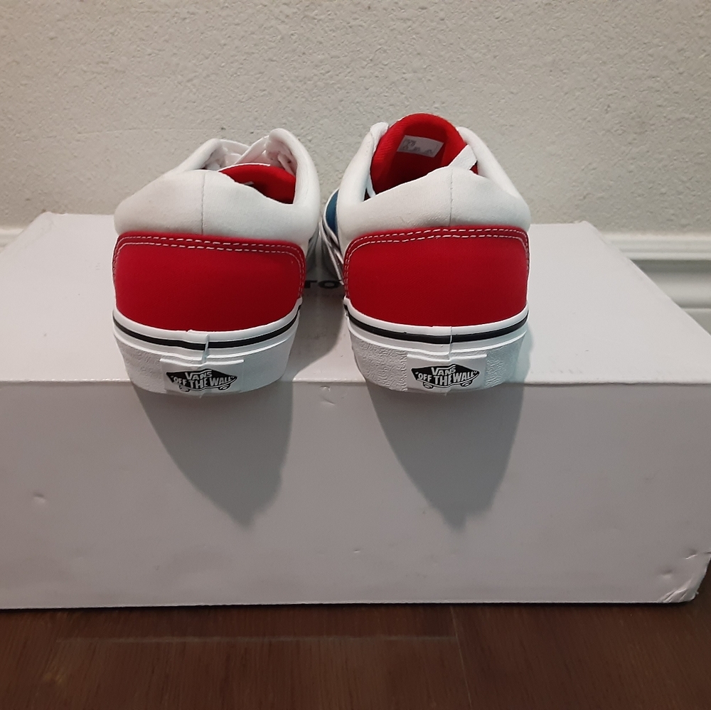 Vans - Picture 2 of 4